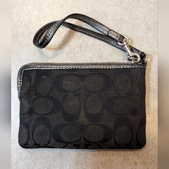 Coach Wristlet - Picture 3 of 4